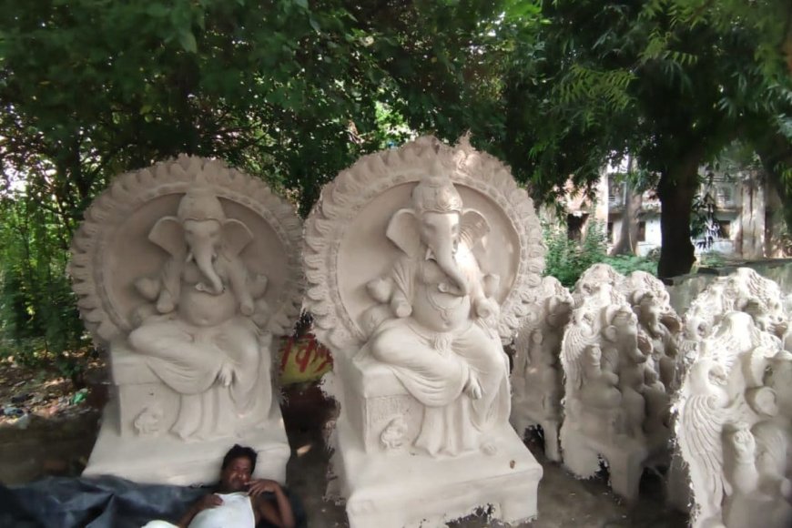कानपुर में गणेश महोत्सव की तैयारी शुरू, मूर्ति को आकार देने में जुटे कारीगर