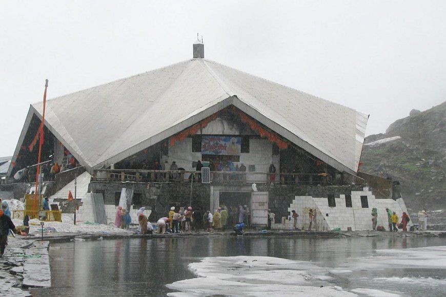 Hemkund Sahib Yatra : सिख तीर्थस्थल हेमकुंड साहिब को लेकर आई बड़ी खबर, प्रबंधन न्यास बोला- आने से पहले ये जान लें...