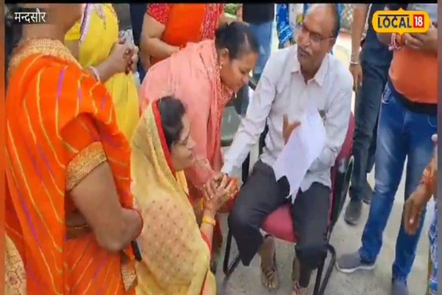 मंदिर के बाहर से भगवान की आरती, भूख हड़ताल.. अब पकड़े विधायक के पैर, जानें पूरा मामला